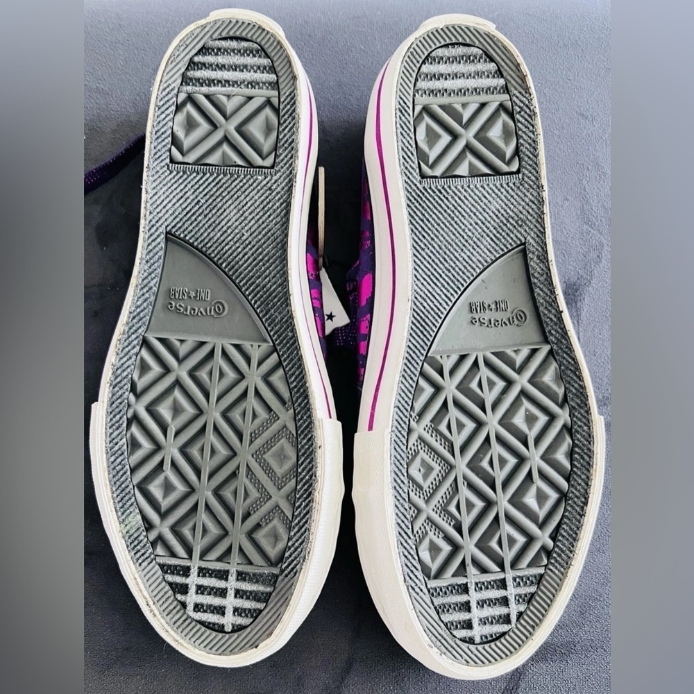 Converse Pink and Purple Kiss Low-Tops - Picture 9 of 9